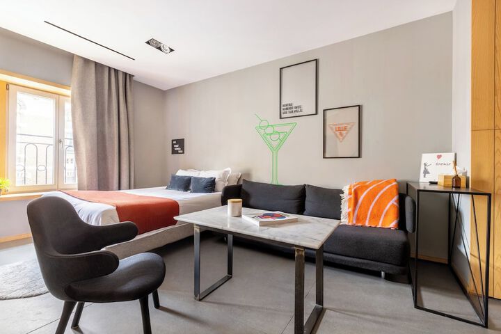Room 28 of 68