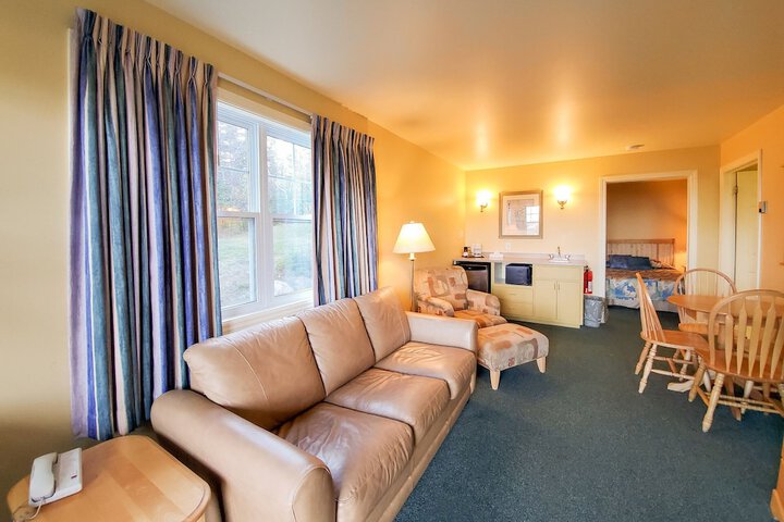 Room 47 of 153