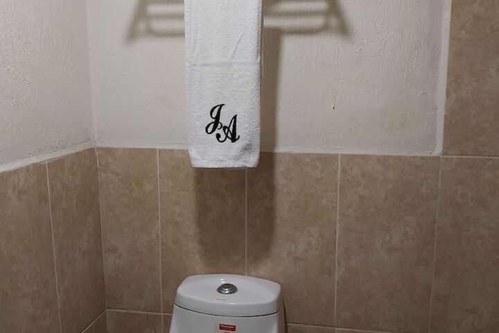 Room 9 of 12