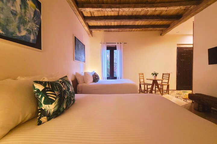 Room 27 of 68