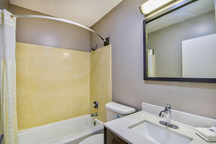 Room 20 of 27