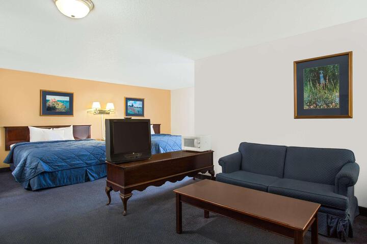 1 King Bed (6 of 13)