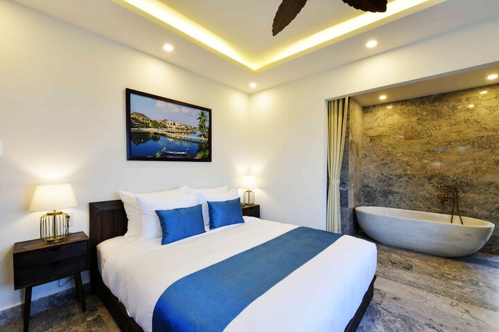 Room 15 of 72