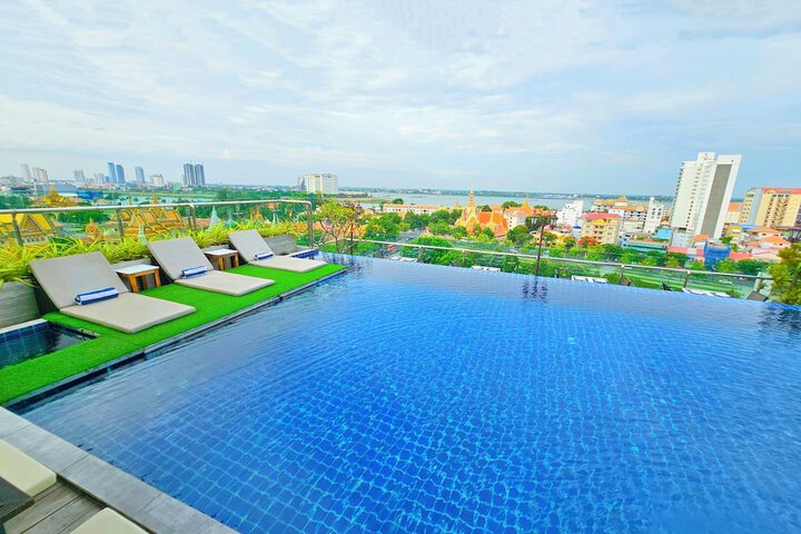 Pool 47 of 91