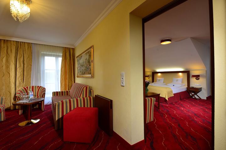 Room 40 of 185