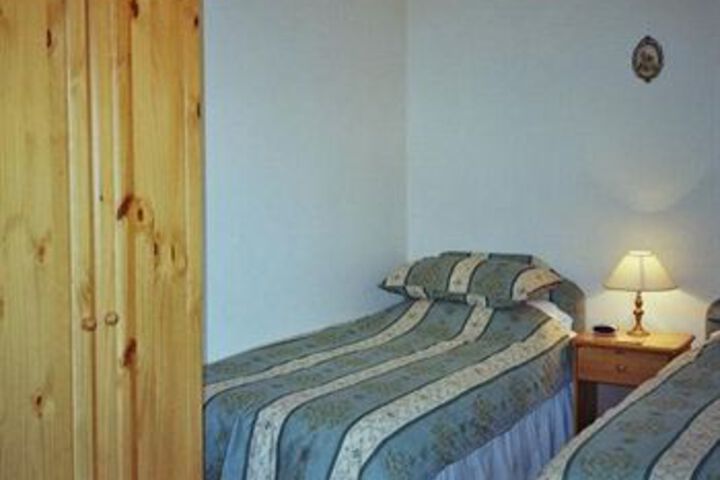 Room 12 of 32