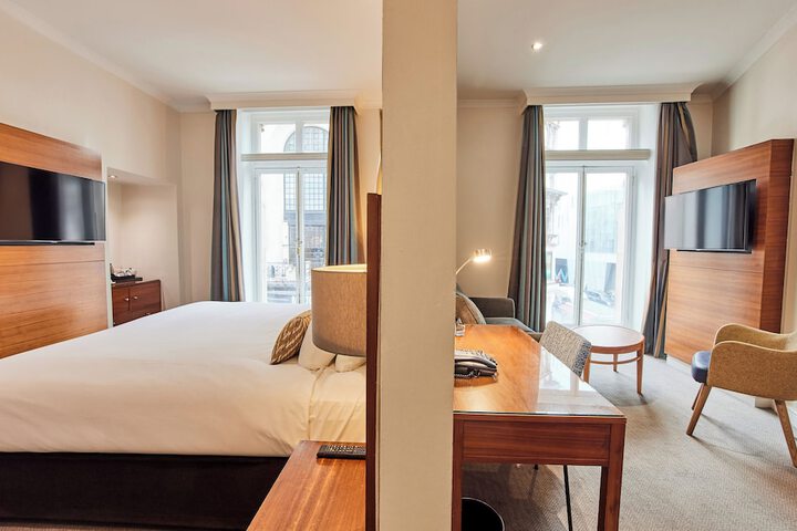 Room 21 of 53
