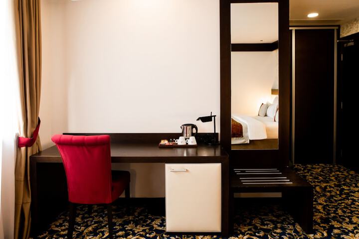 Room 28 of 105