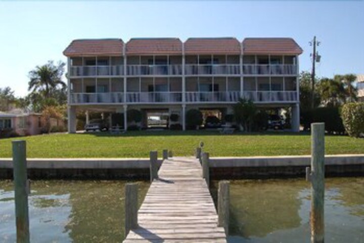 Dock