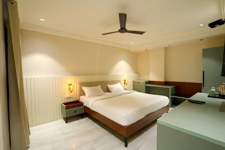Room 16 of 64