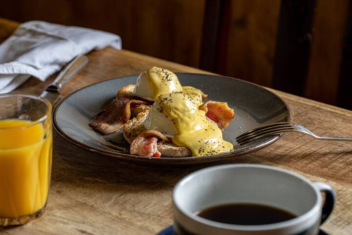 Breakfast/Coffee Service 16 of 34