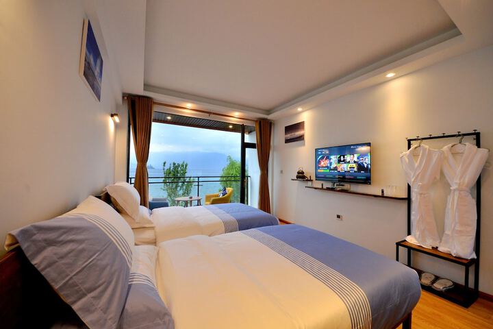 Room 34 of 48