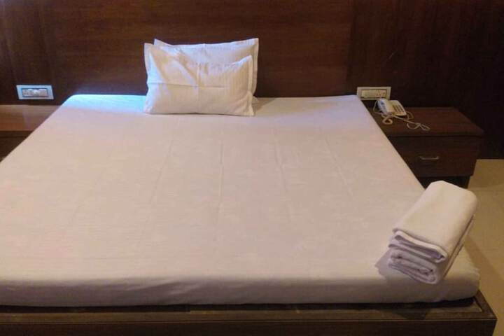 Room 3 of 25