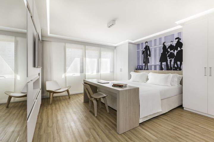 Room 8 of 35