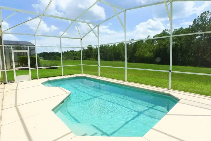 Pool 10 of 14