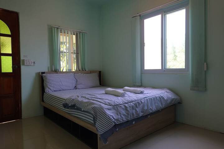Room 11 of 33