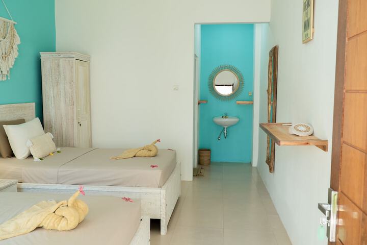 Room 7 of 33