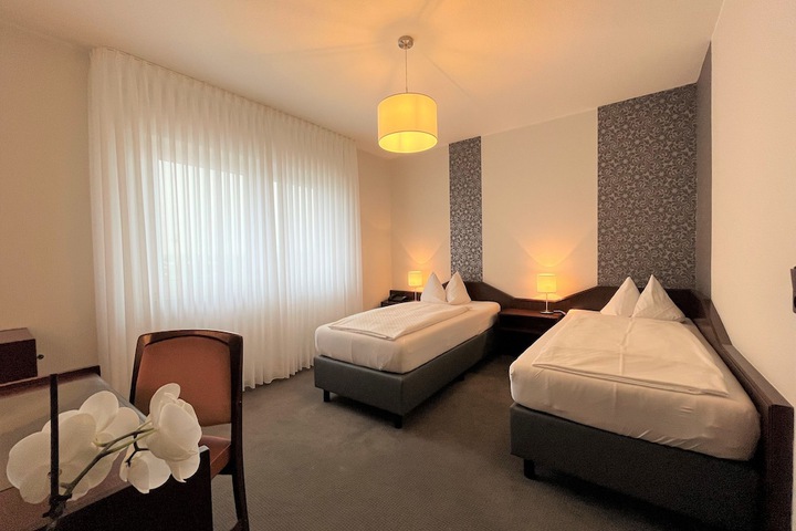 Room 13 of 23