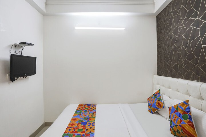 Room 12 of 29