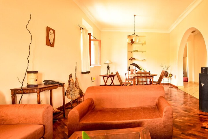 Lounge 80 of 100