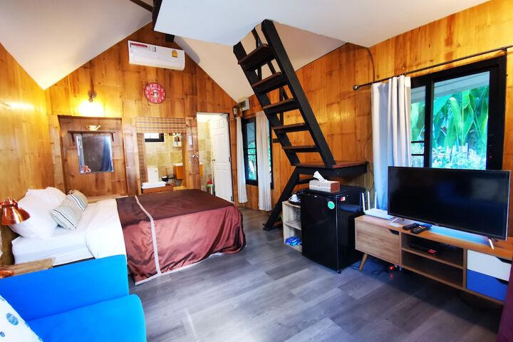 Room 2 of 16