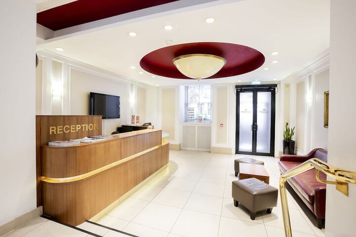 Guest Lobby