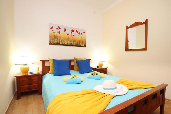 Room 3 of 83