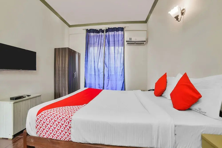 Room 4 of 11