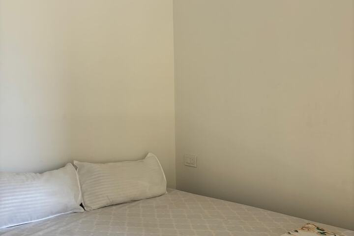 Room 6 of 31