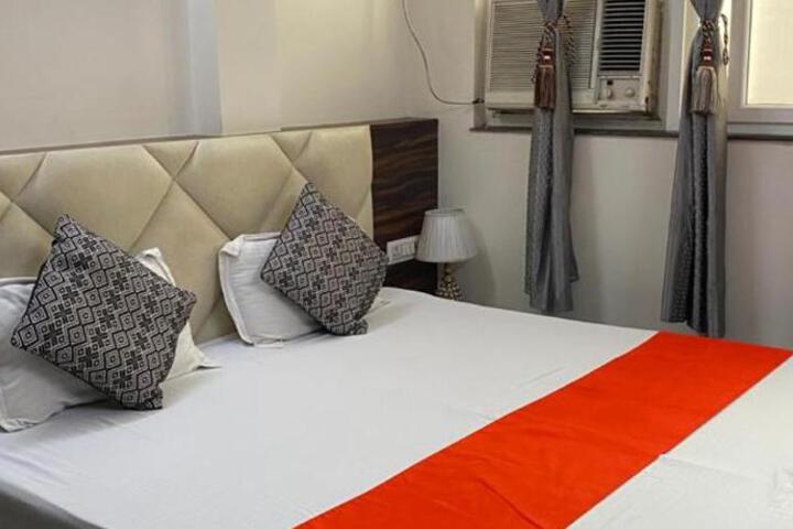 OYO 82173 Shree Residency