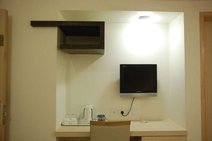 Room 27 of 71