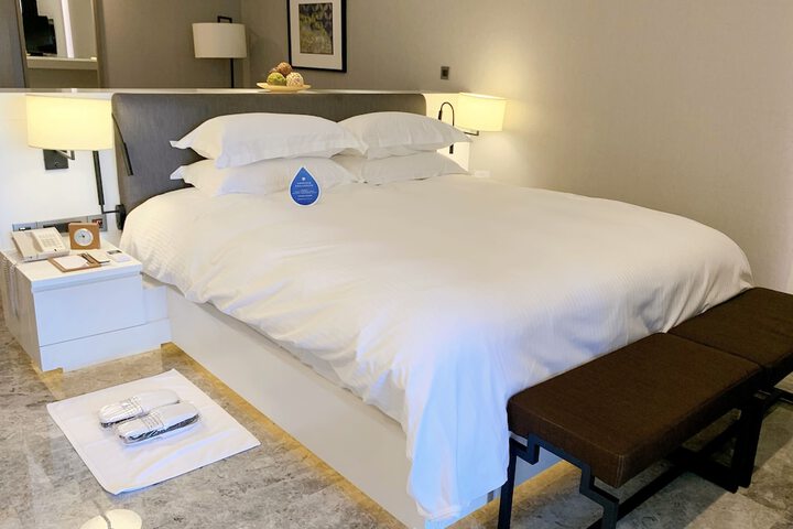 Room 16 of 90