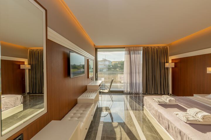Room 3 of 40