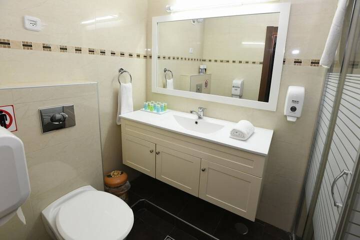 Room 20 of 23