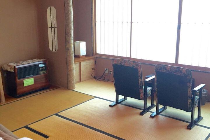 Room 10 of 26