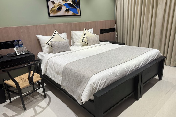 Room 5 of 19