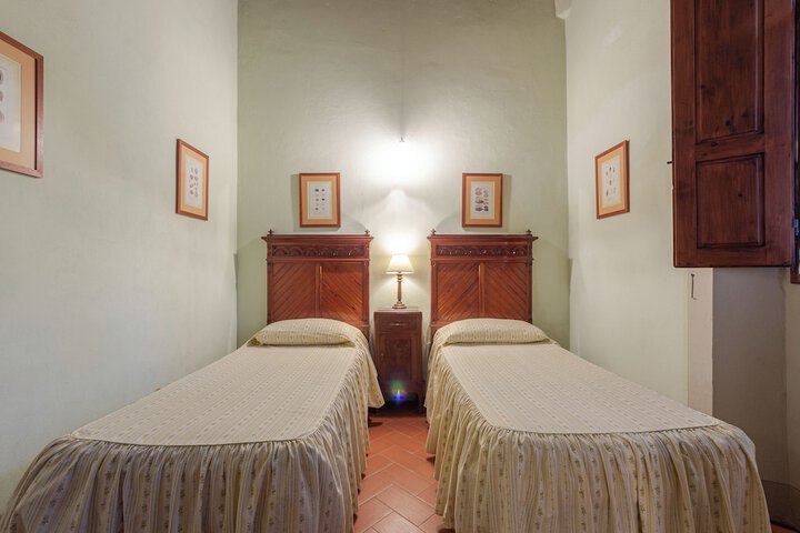 Room 21 of 196