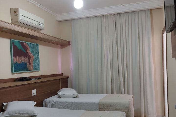 Room 9 of 27