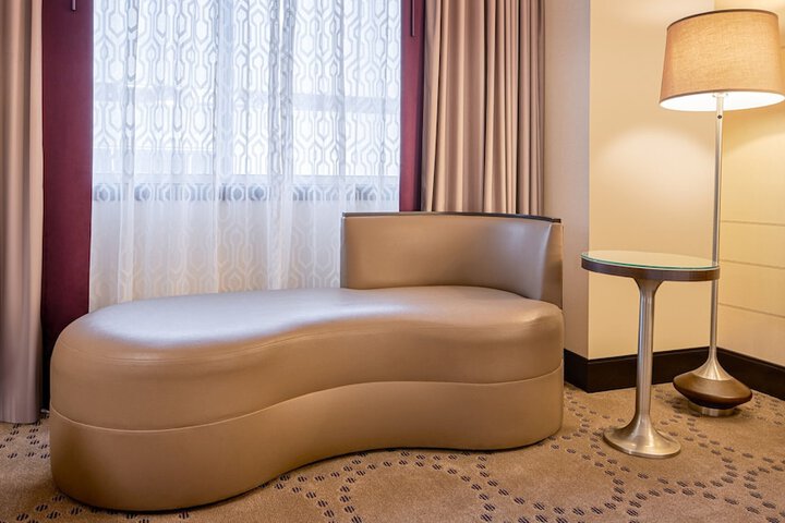Coastal Tower Luxury King Bed Accessible (13 of 37)
