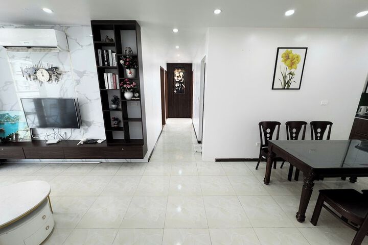 Room 10 of 27