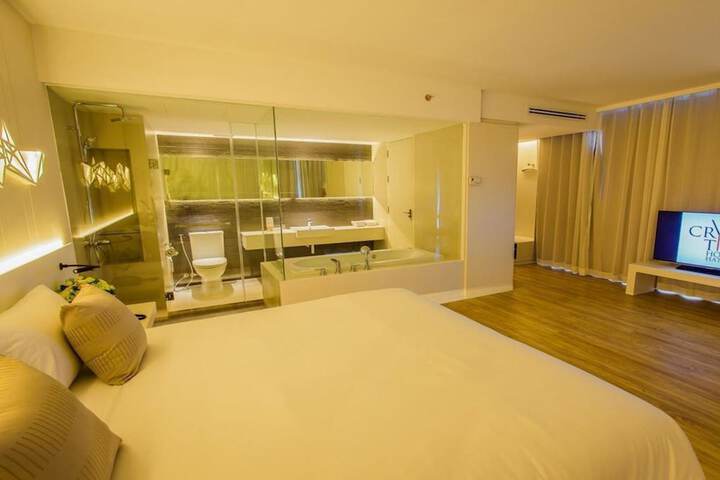 Room 26 of 61