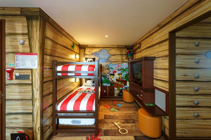 Room 17 of 119