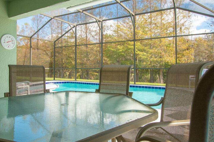 Pool 17 of 21