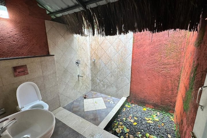 Room 12 of 27