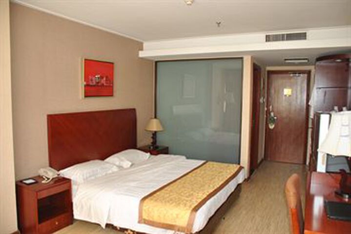 Room 12 of 26