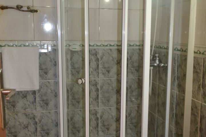 Room 12 of 18