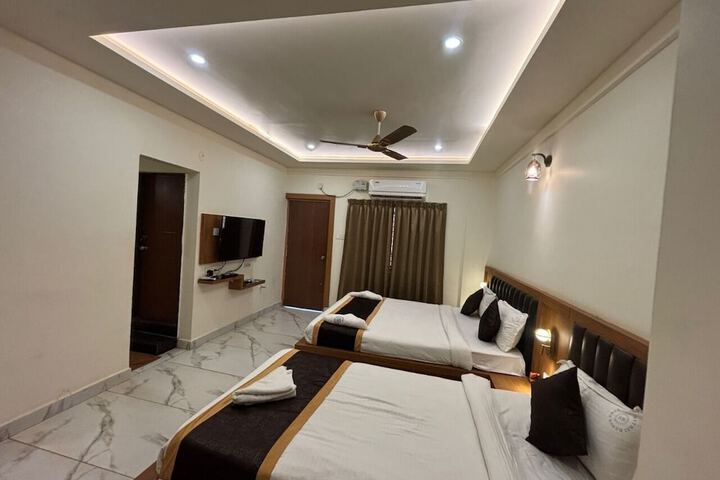 Room 5 of 15