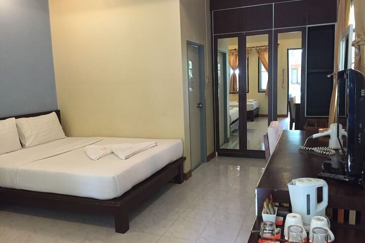 Room 25 of 151