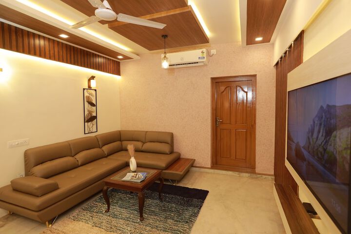 Room 2 of 6