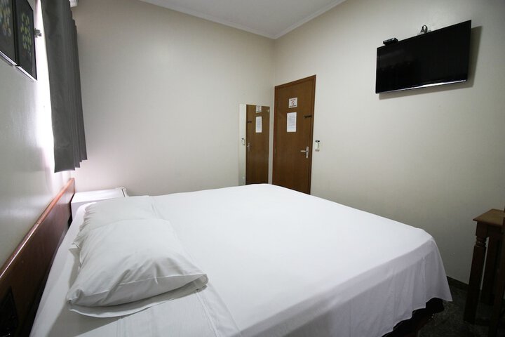 Room 11 of 183